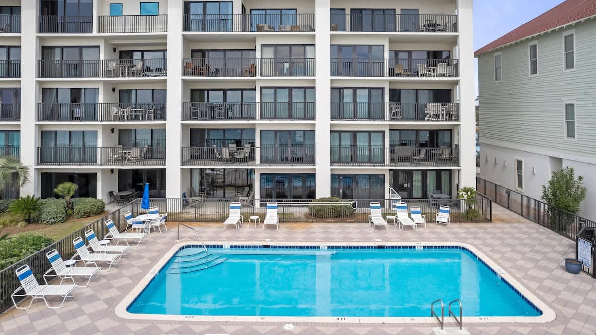 Huntington By the Sea 501 55