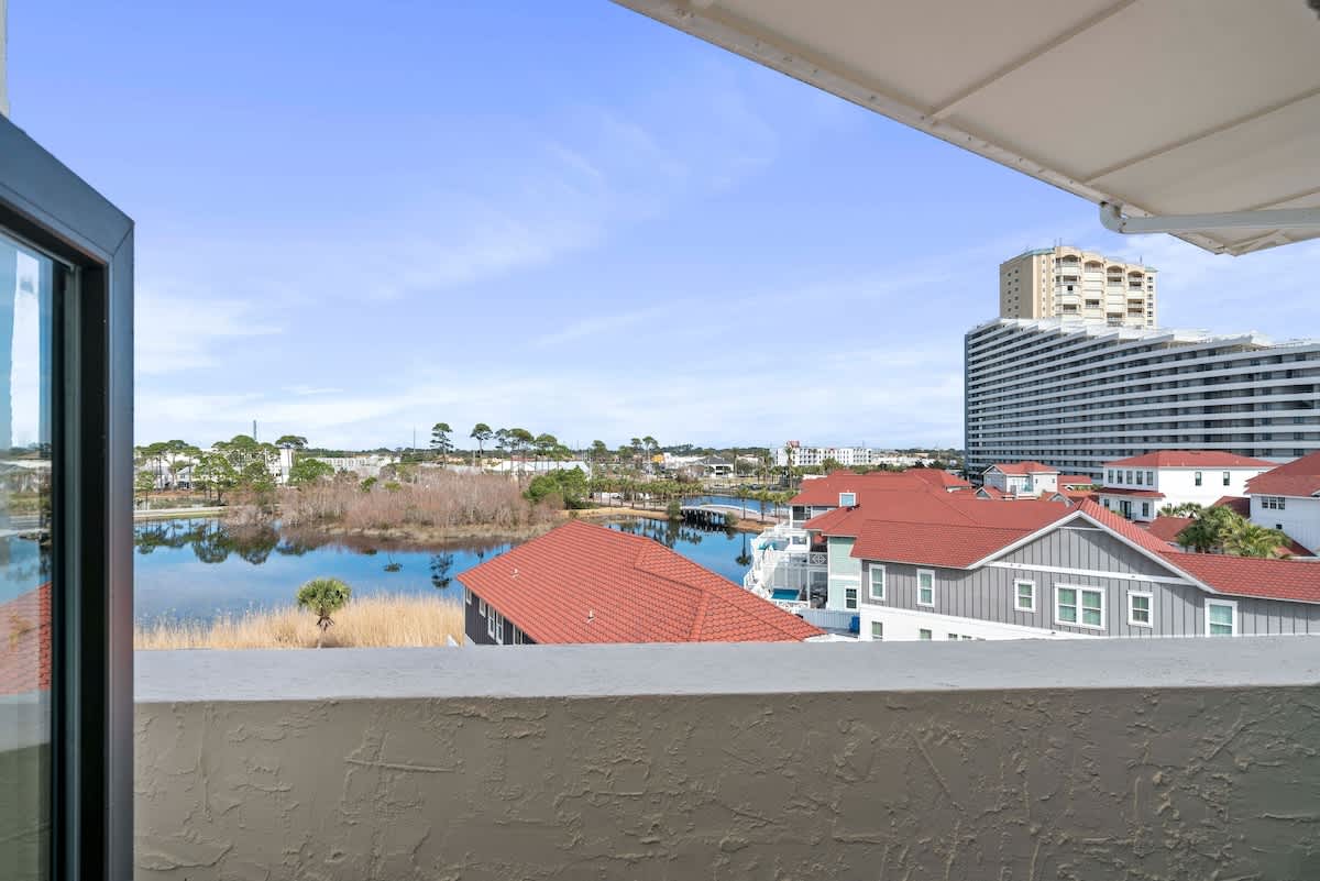 Huntington By the Sea 501 53