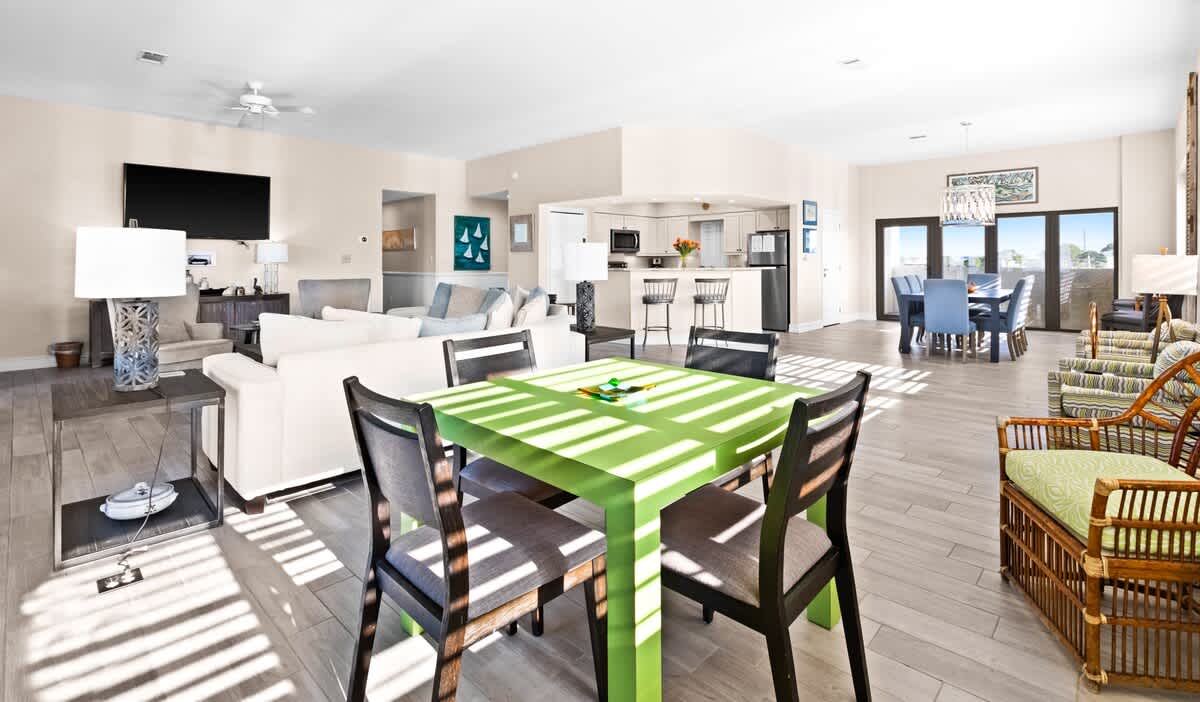 Huntington By the Sea 501 24