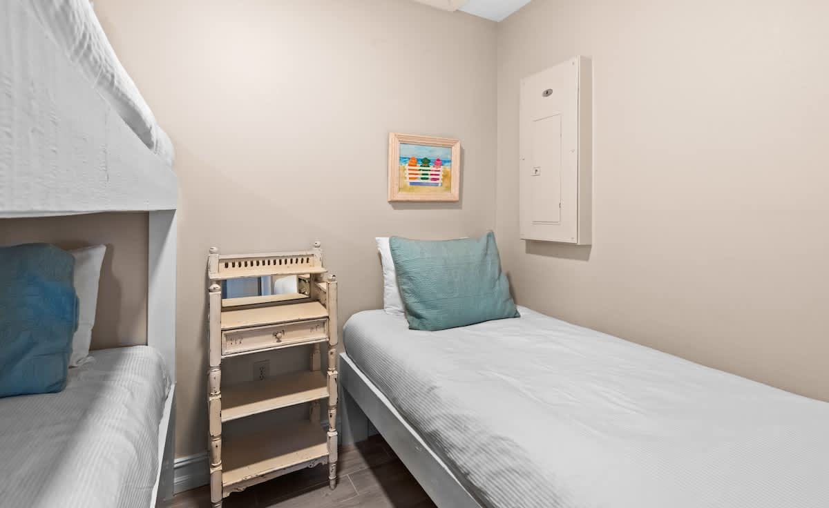 Huntington By the Sea 501 47