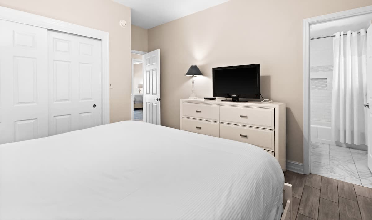 Huntington By the Sea 501 31