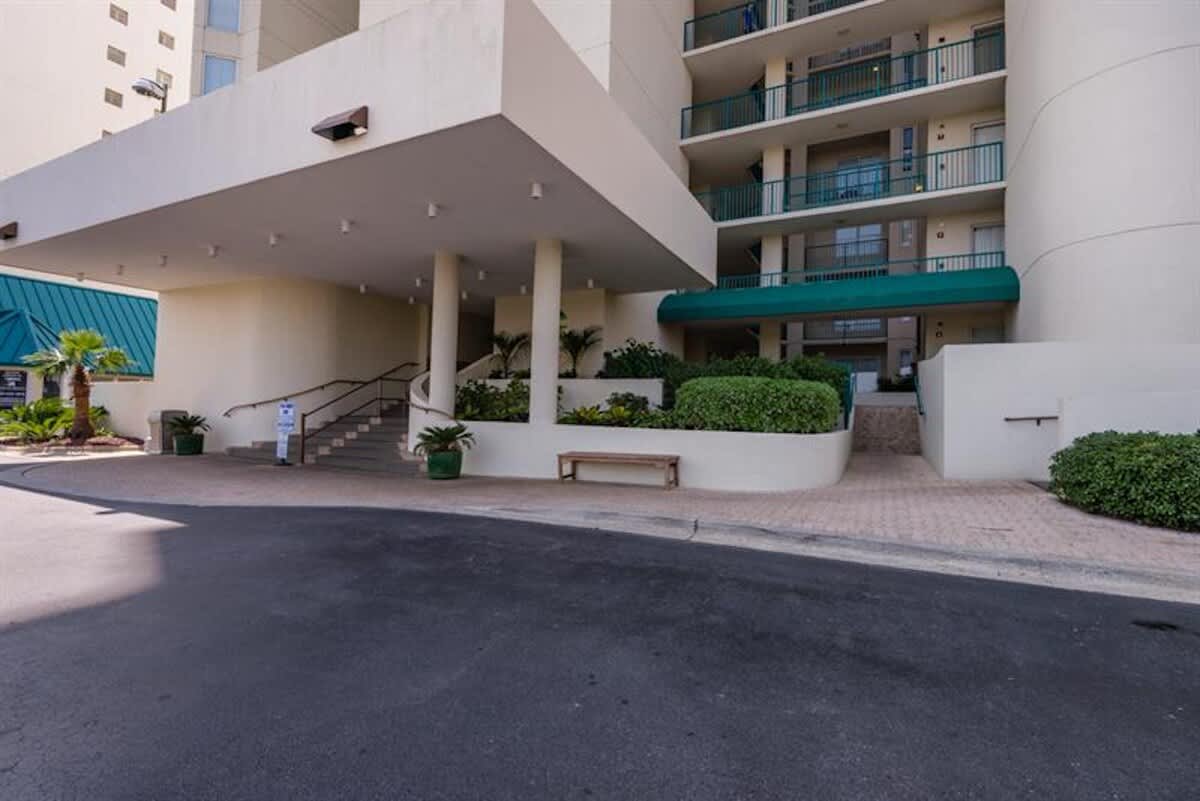 Jade East Towers 0520 48