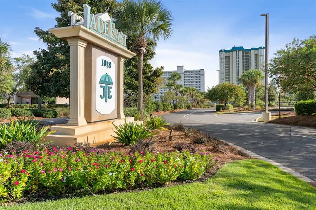 Jade East Towers 0520 52