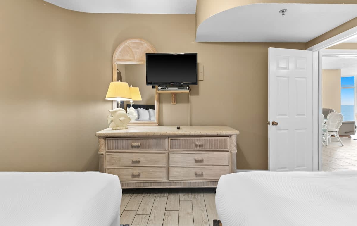 Jade East Towers 0520 23