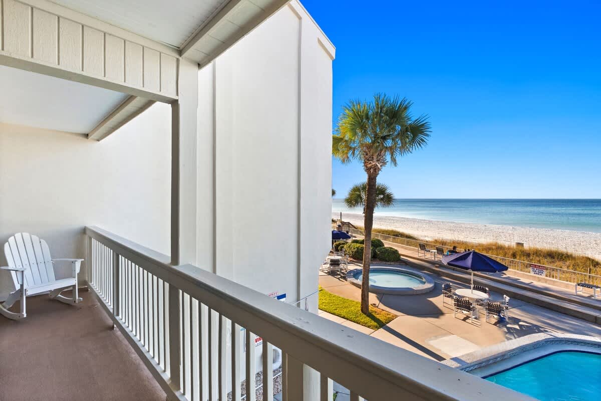 Latitude 29 Unit 19 10