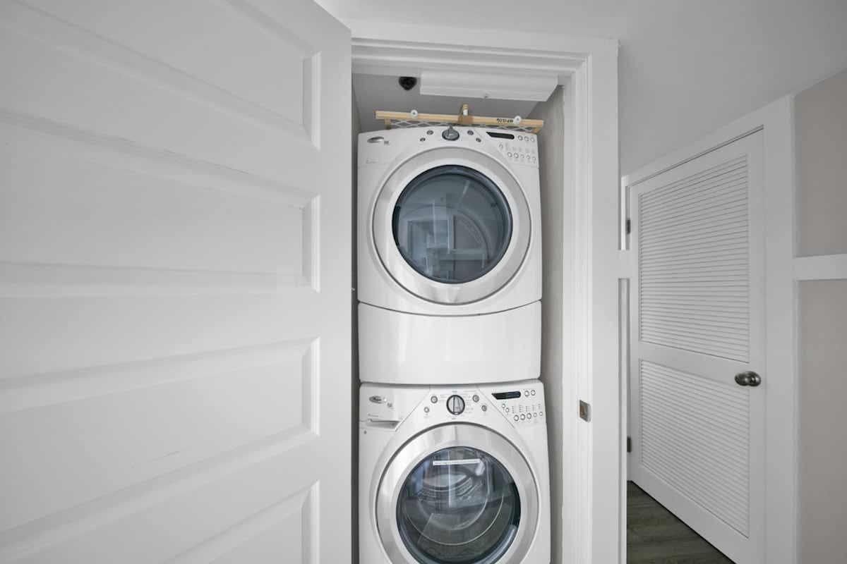 One Seagrove Place 1206 | Photo 23