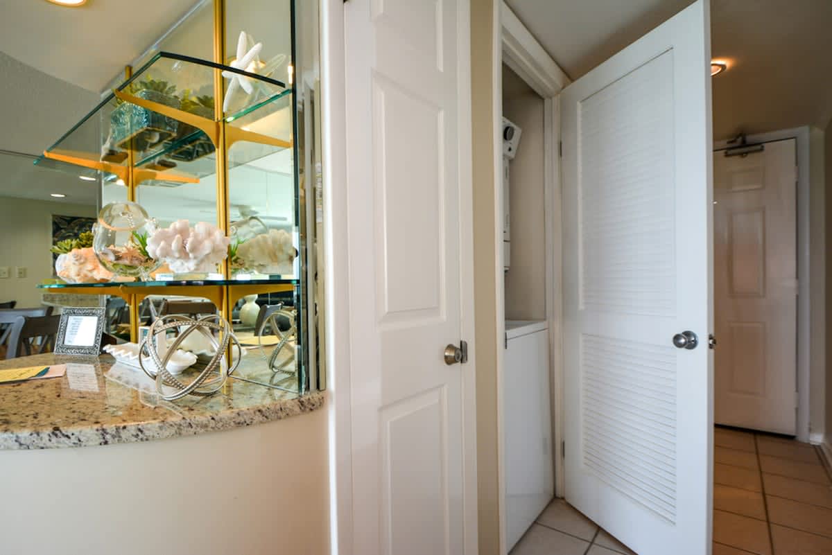 One Seagrove Place 1205 | Photo 16