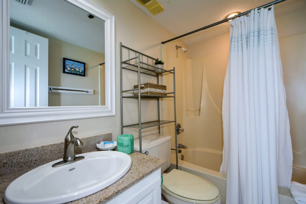 One Seagrove Place 1205 | Photo 28