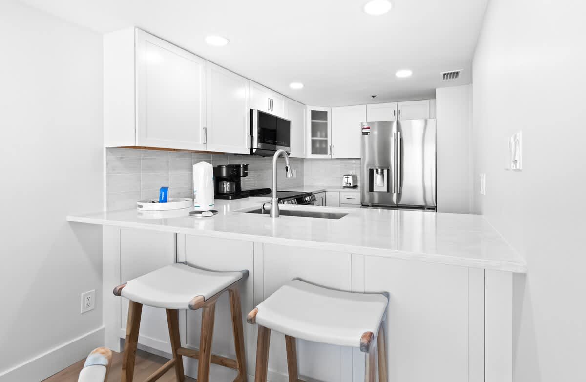 One Seagrove Place 1203 12