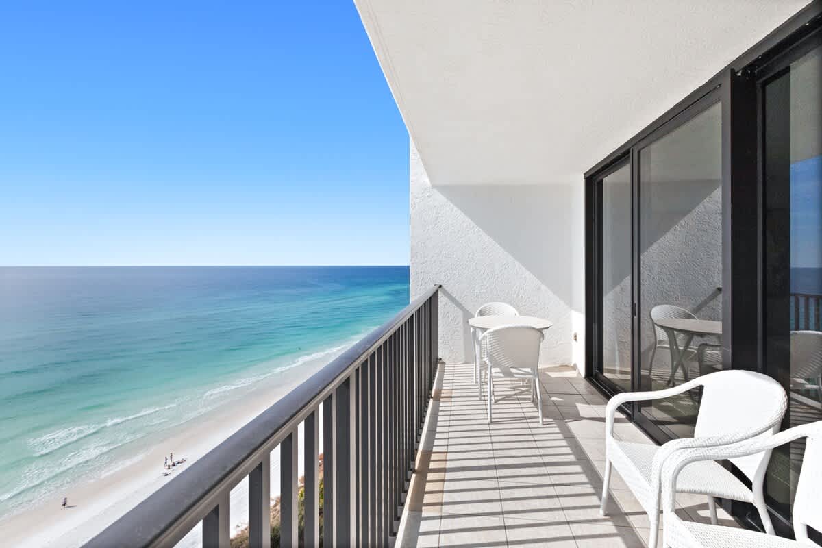 One Seagrove Place 1203 23