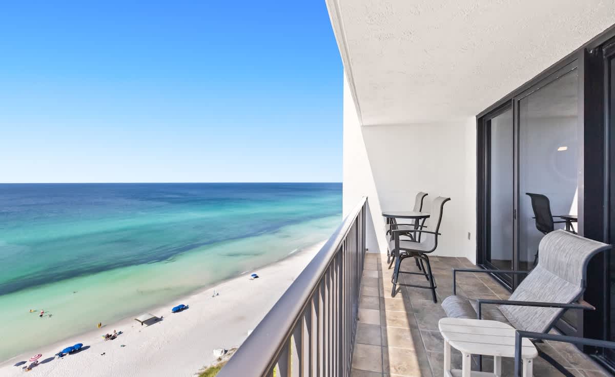 One Seagrove Place 1201 23