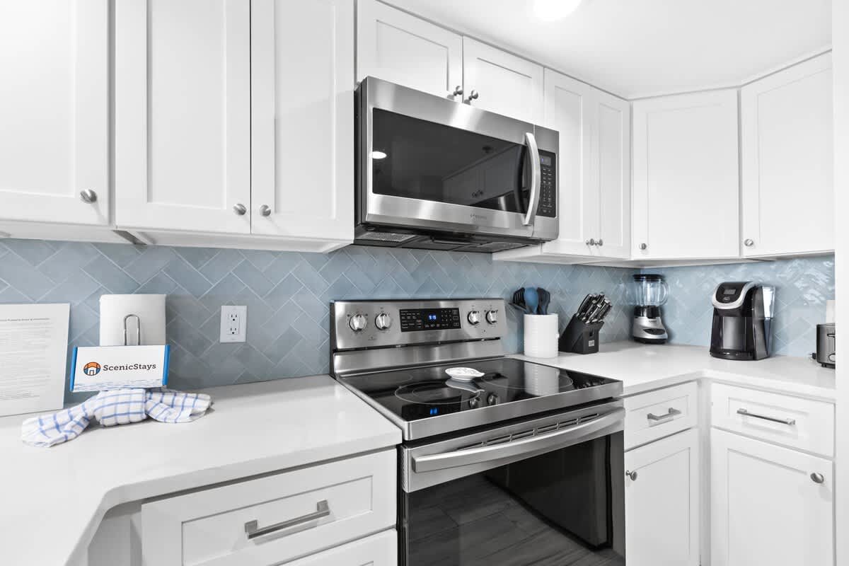 One Seagrove Place 1201 11