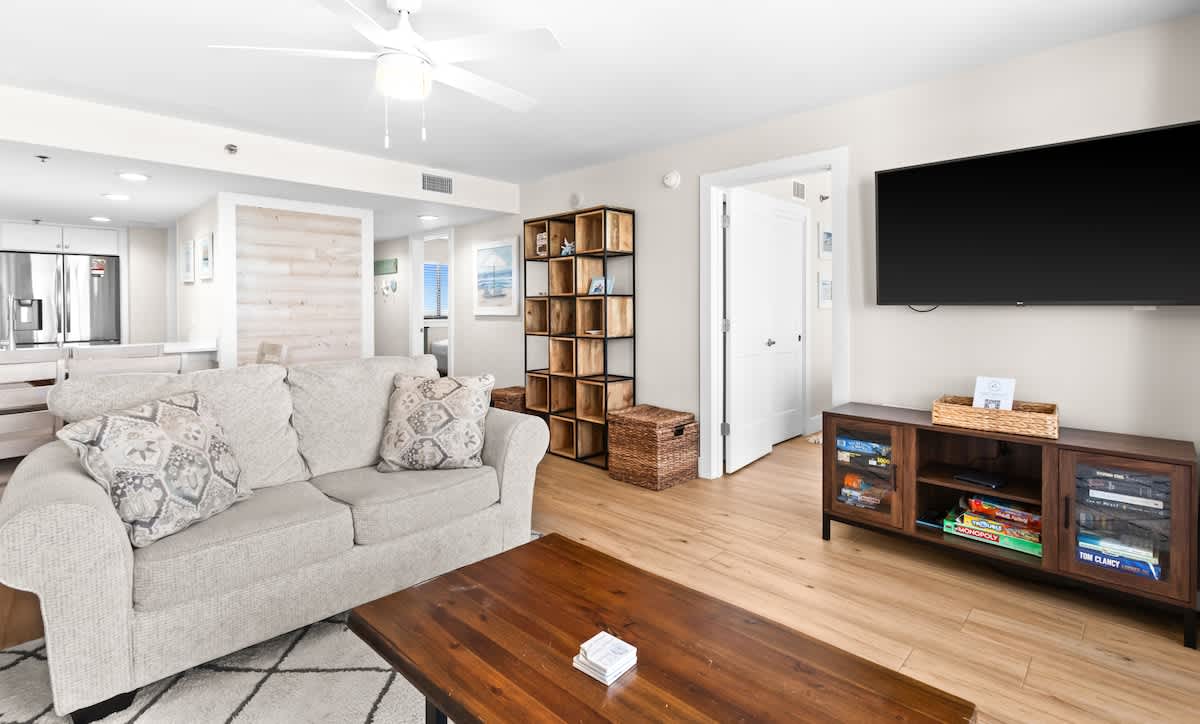 One Seagrove Place 1201 5