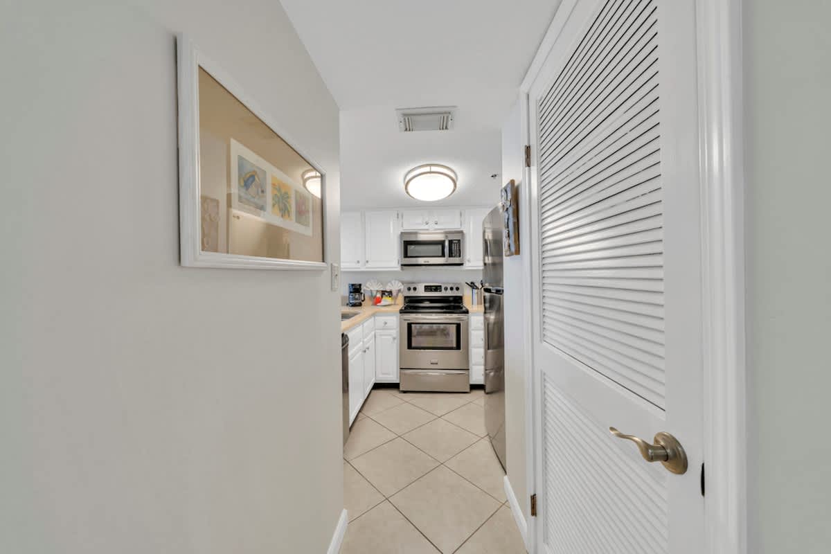 One Seagrove Place 1102 | Photo 13