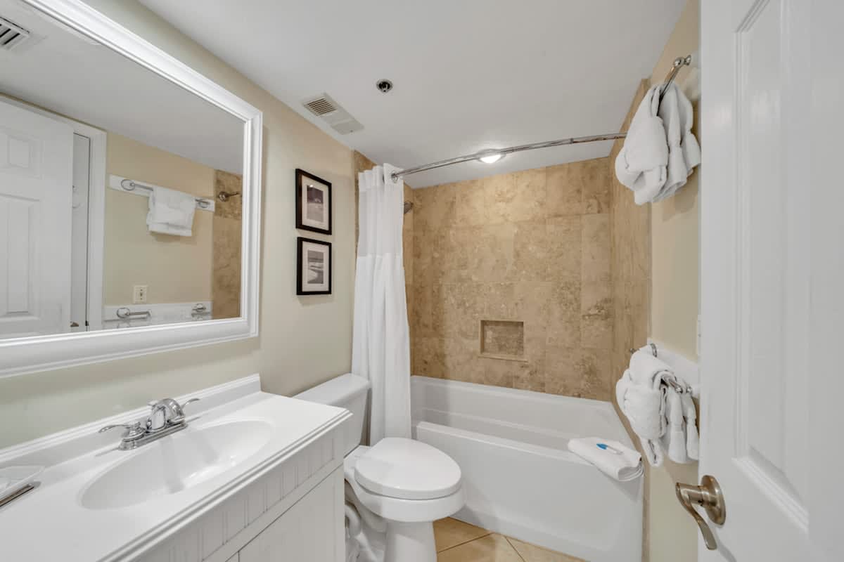 One Seagrove Place 1102 | Photo 24