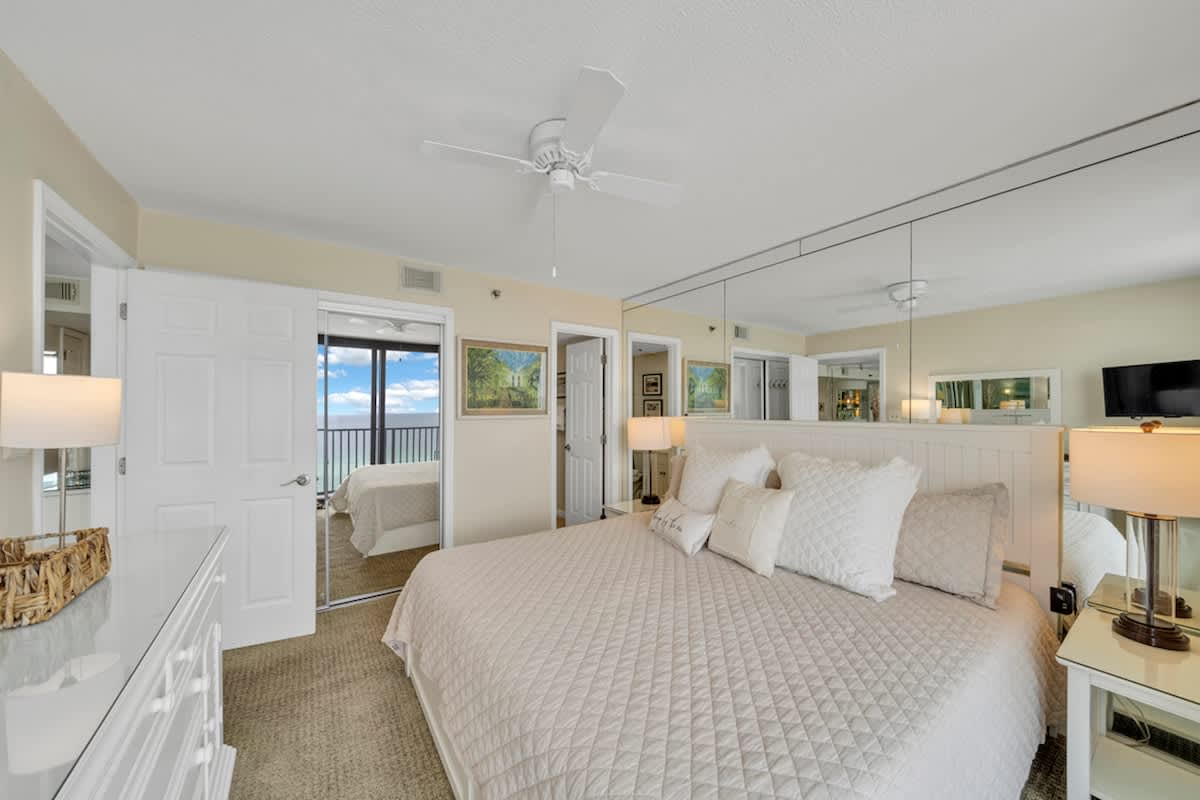 One Seagrove Place 1102 | Photo 17