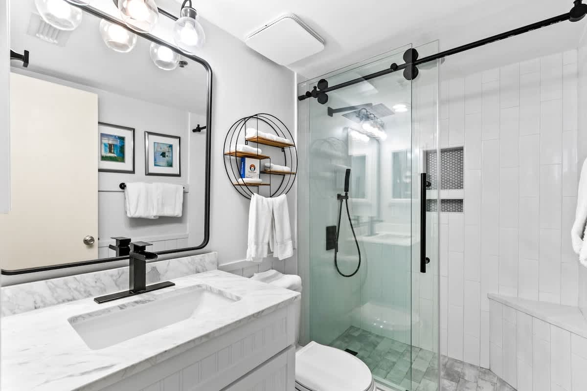 One Seagrove Place 1103 | Photo 15