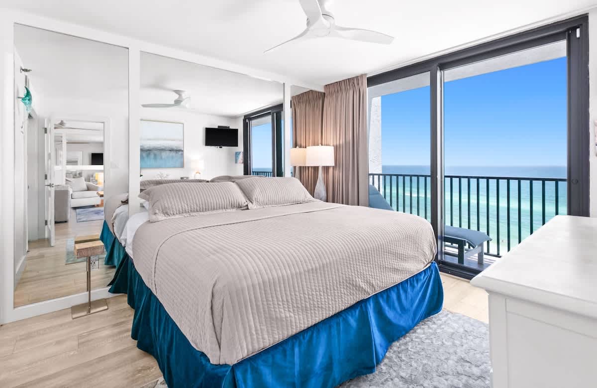 One Seagrove Place 1106 20