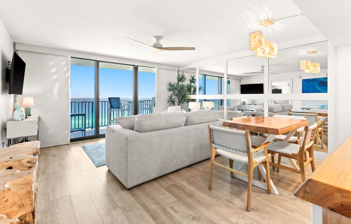 One Seagrove Place 1106 7