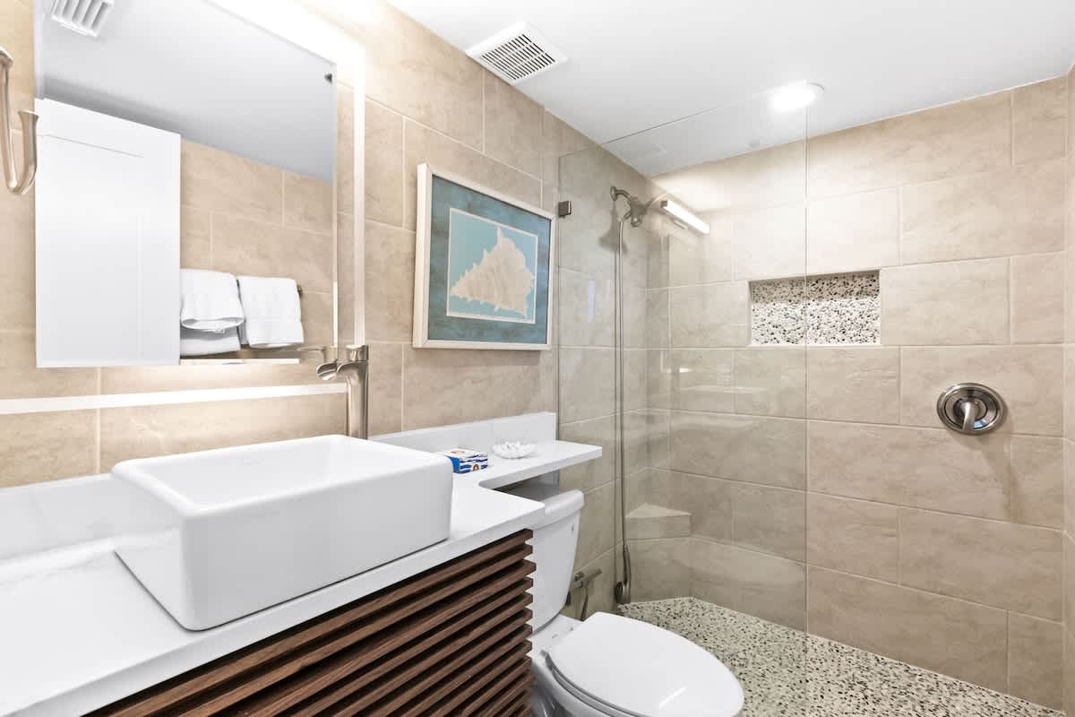 One Seagrove Place 1106 23