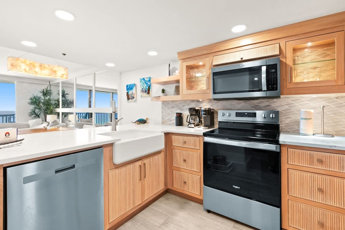 One Seagrove Place 1106 13