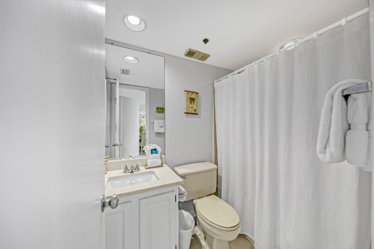 One Seagrove Place 0107 | Photo 19