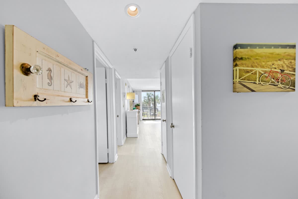 One Seagrove Place 0107 | Photo 17