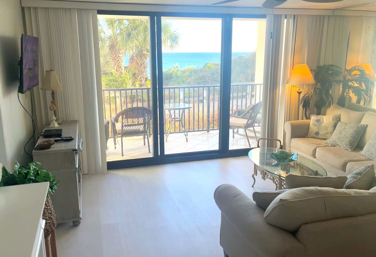 One Seagrove Place 0107 | Photo 8