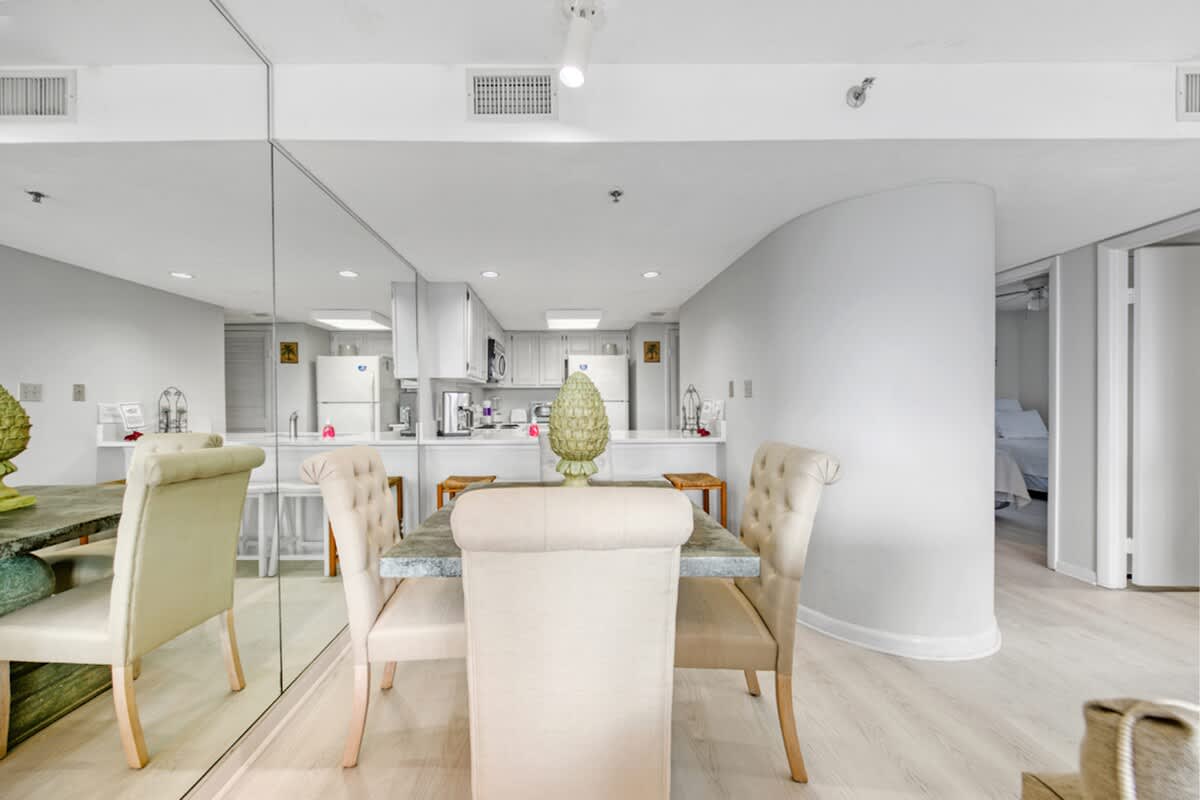 One Seagrove Place 0107 | Photo 7