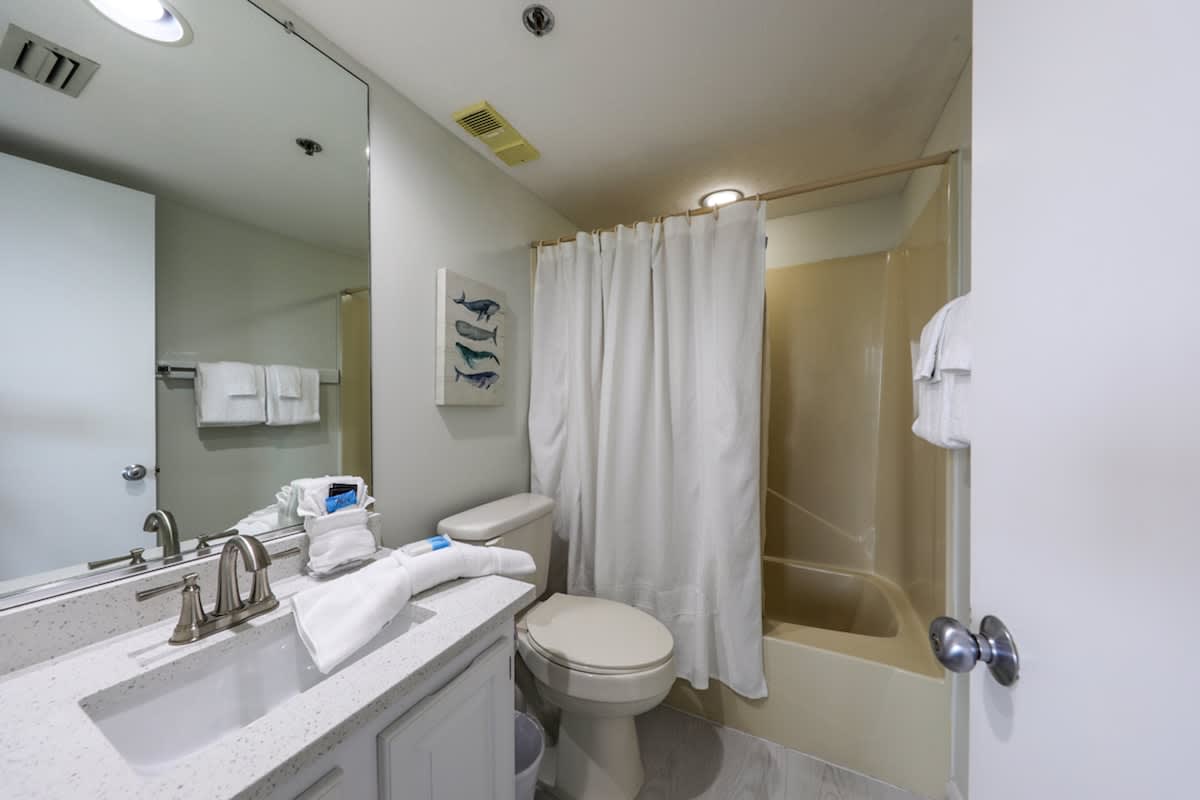 One Seagrove Place 0107 | Photo 18