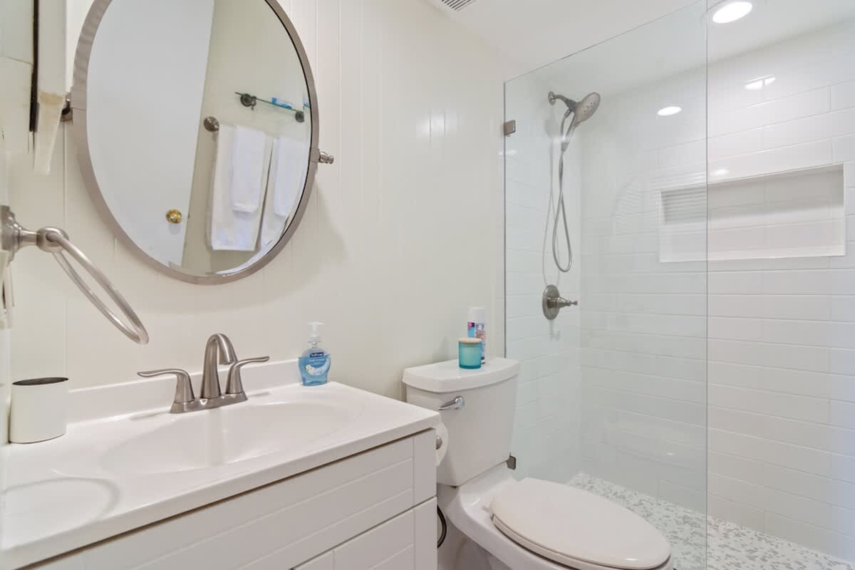 One Seagrove Place 0201 | Photo 25