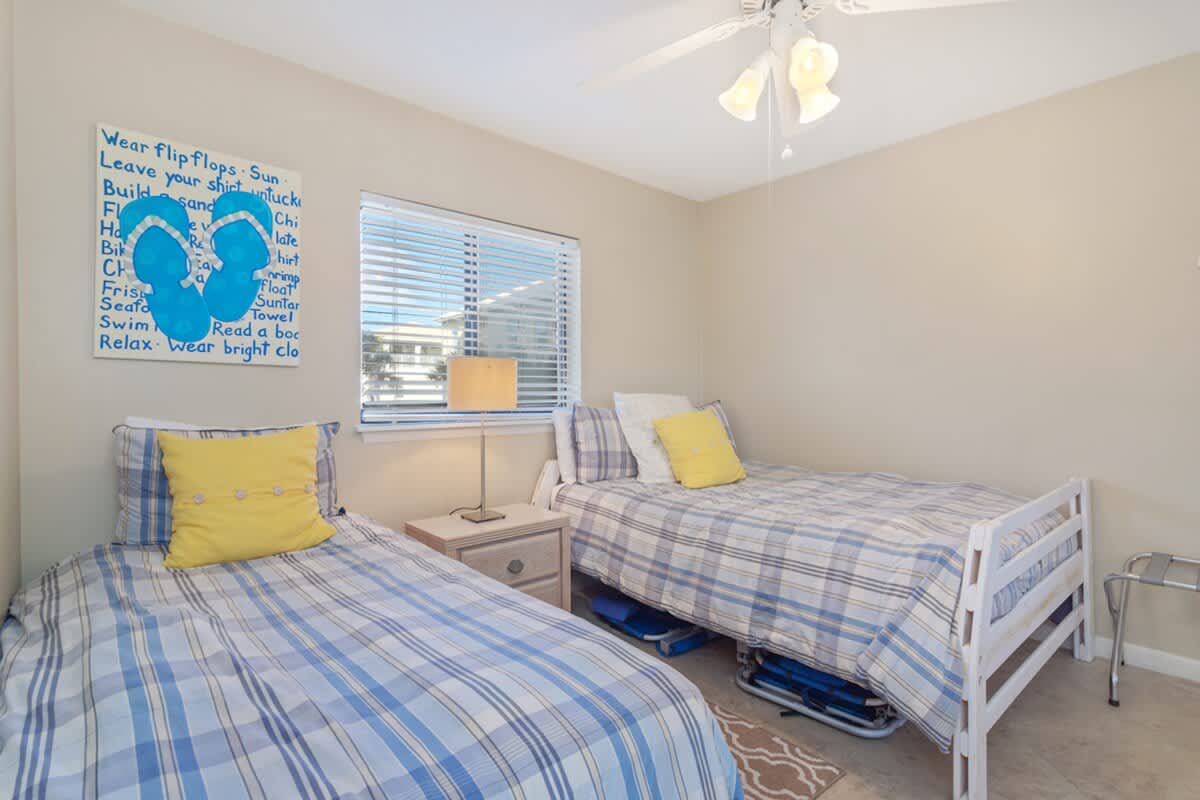 One Seagrove Place 0201 | Photo 23