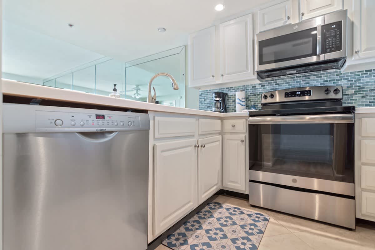 One Seagrove Place 0201 | Photo 12