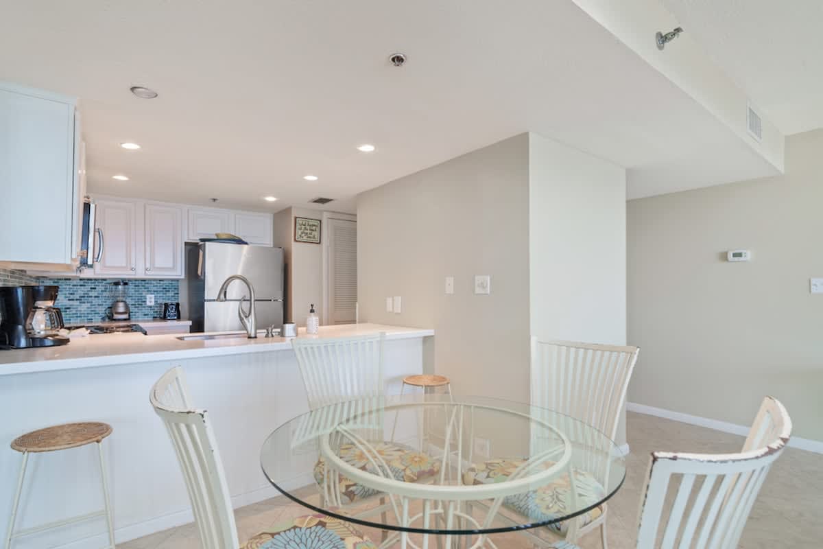 One Seagrove Place 0201 | Photo 8