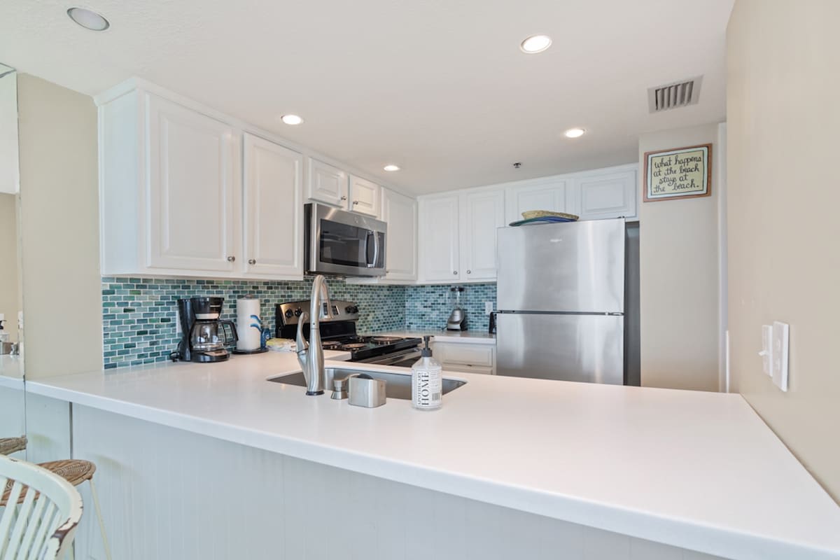 One Seagrove Place 0201 | Photo 9