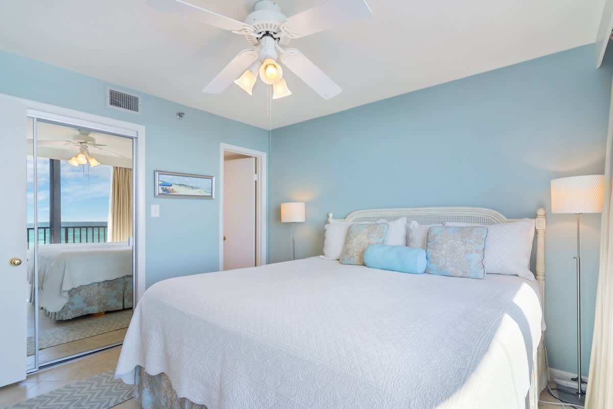 One Seagrove Place 0201 | Photo 18