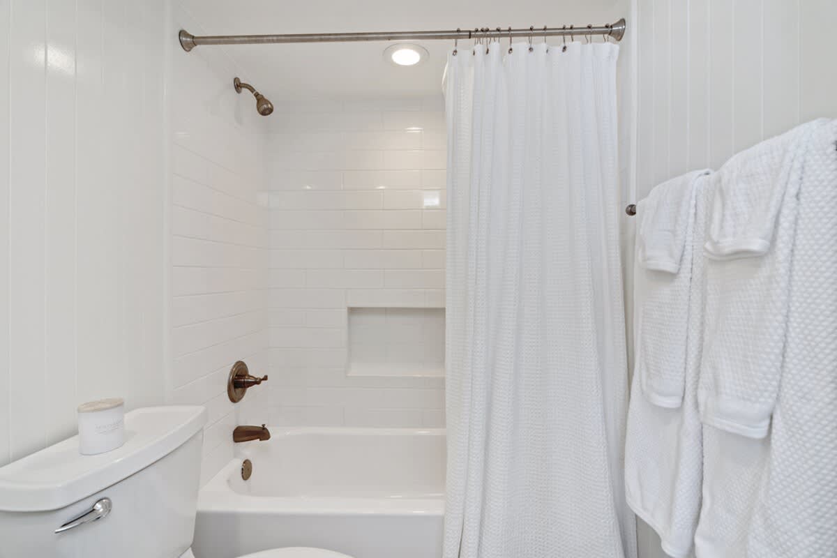 One Seagrove Place 0201 | Photo 22