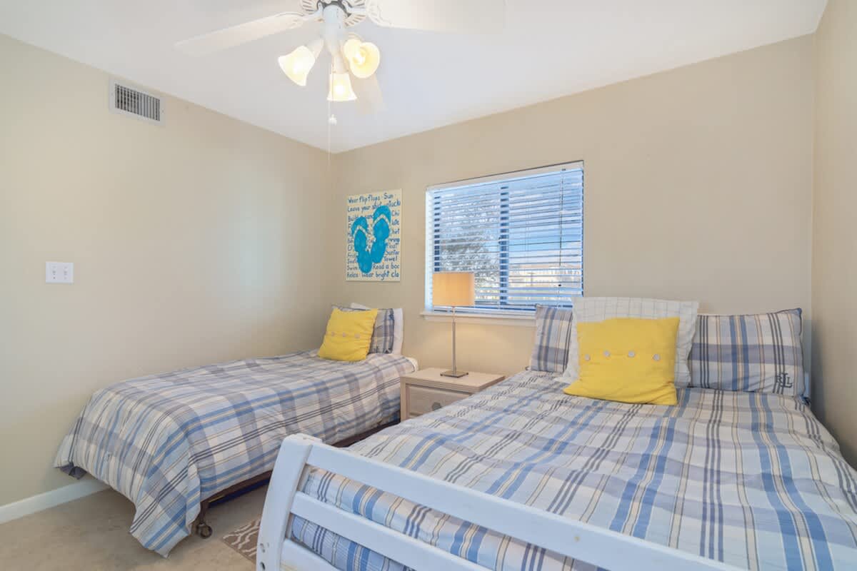 One Seagrove Place 0201 | Photo 24