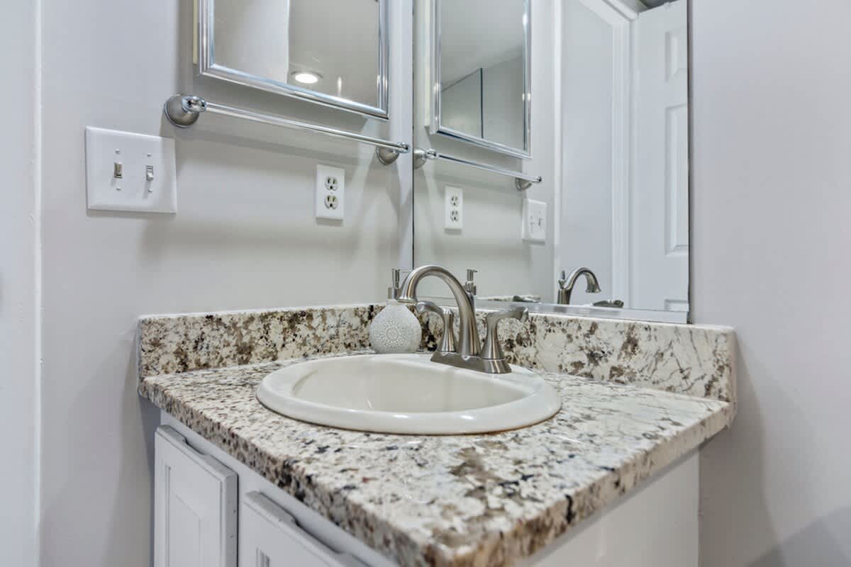 One Seagrove Place 0202 | Photo 19