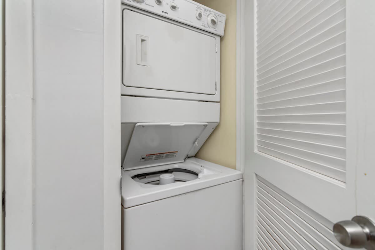 One Seagrove Place 0202 | Photo 25