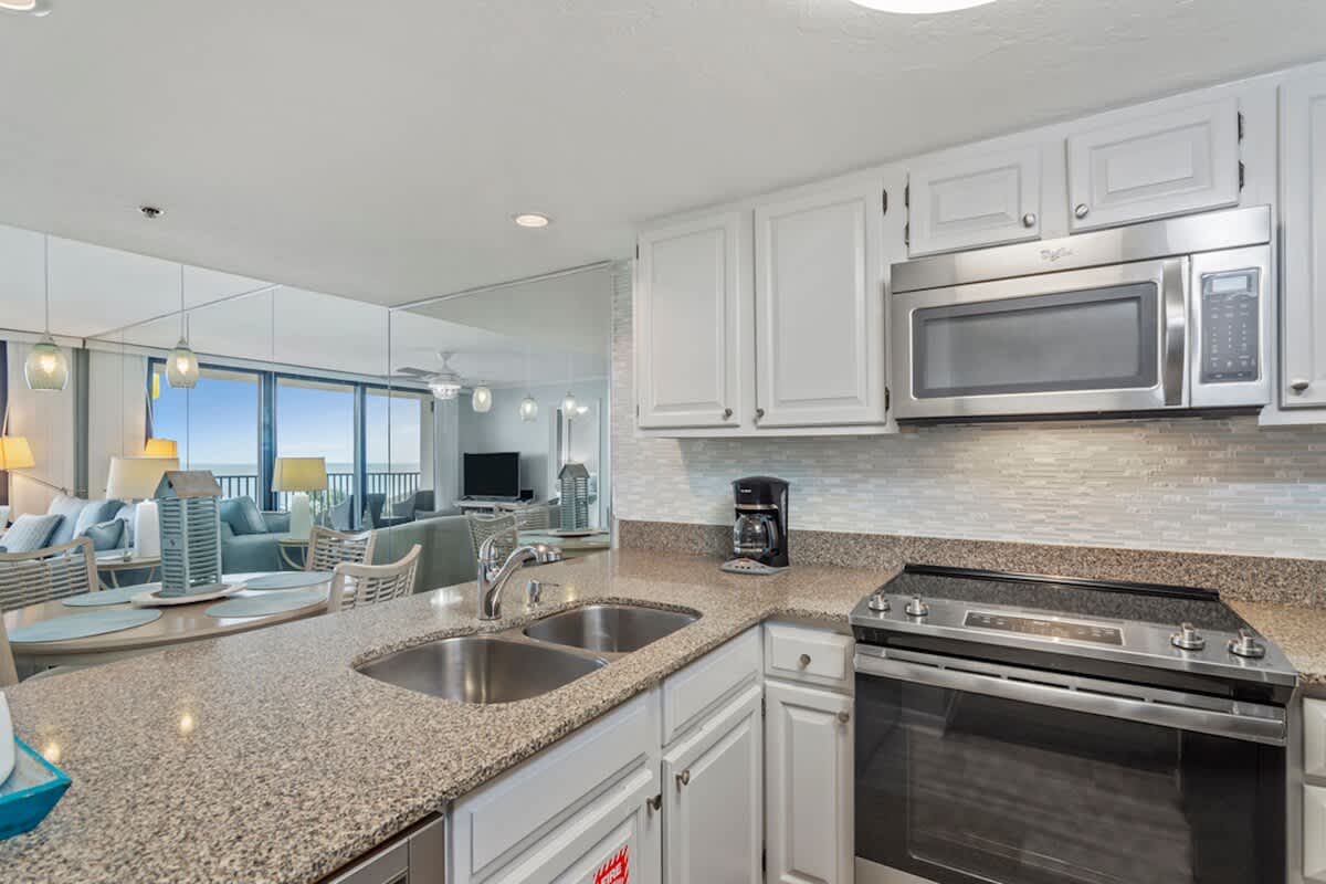 One Seagrove Place 0202 | Photo 10