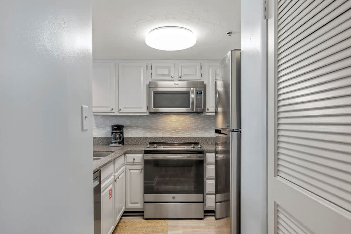 One Seagrove Place 0202 | Photo 14