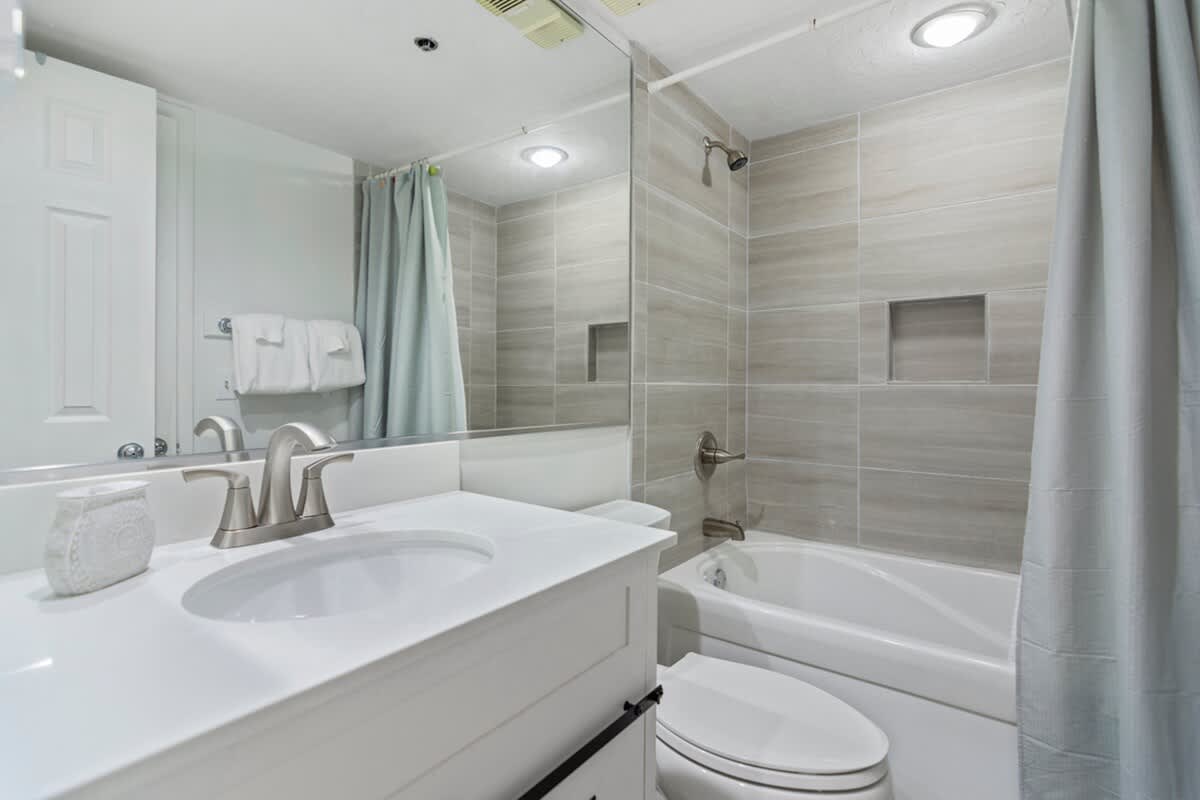 One Seagrove Place 0202 | Photo 24