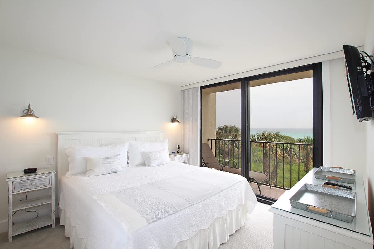 One Seagrove Place 0208 | Photo 18