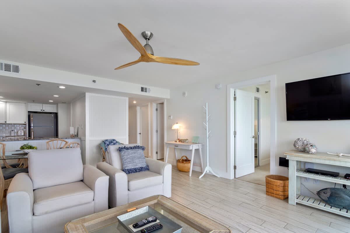 One Seagrove Place 0208 | Photo 6