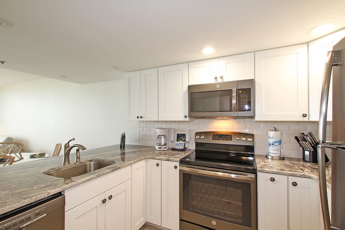 One Seagrove Place 0208 | Photo 12