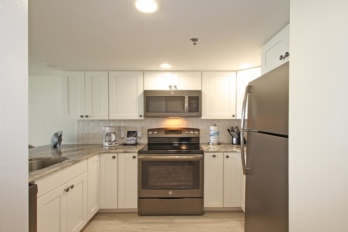 One Seagrove Place 0208 | Photo 13