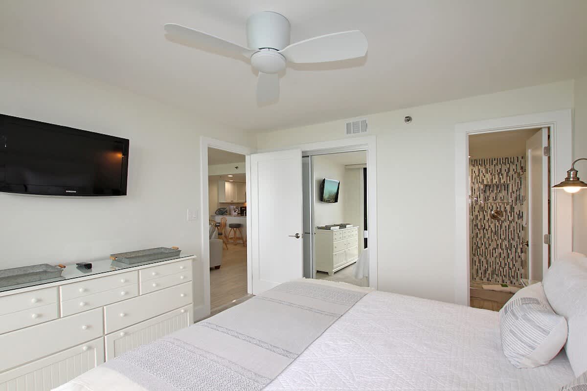 One Seagrove Place 0208 | Photo 19