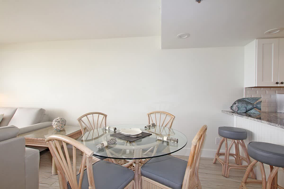 One Seagrove Place 0208 | Photo 10