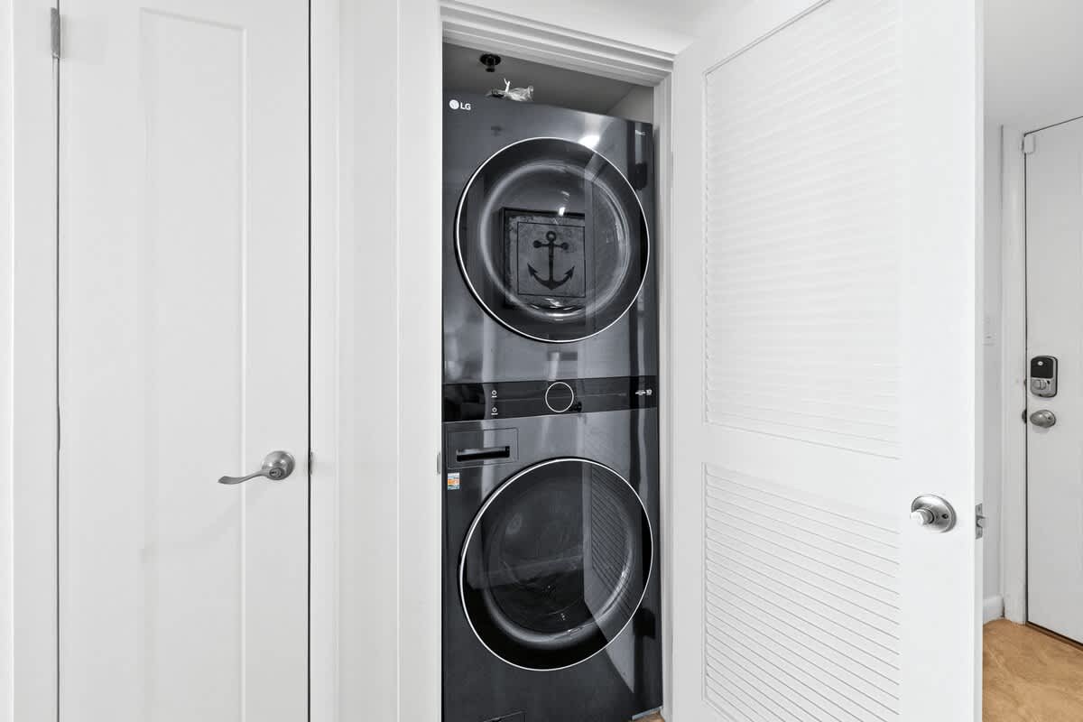 One Seagrove Place 0301 13